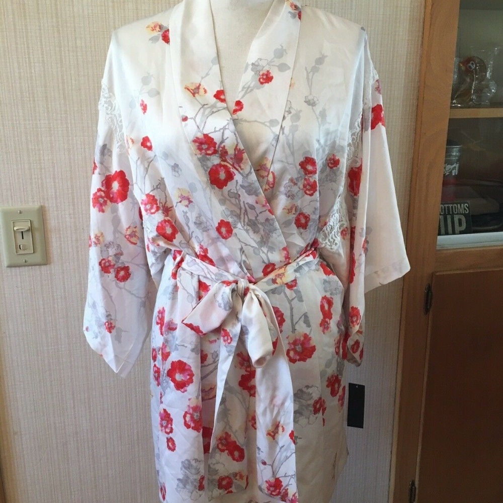 NATORI Cherry Blossom Short Robe Sz Large BNWT